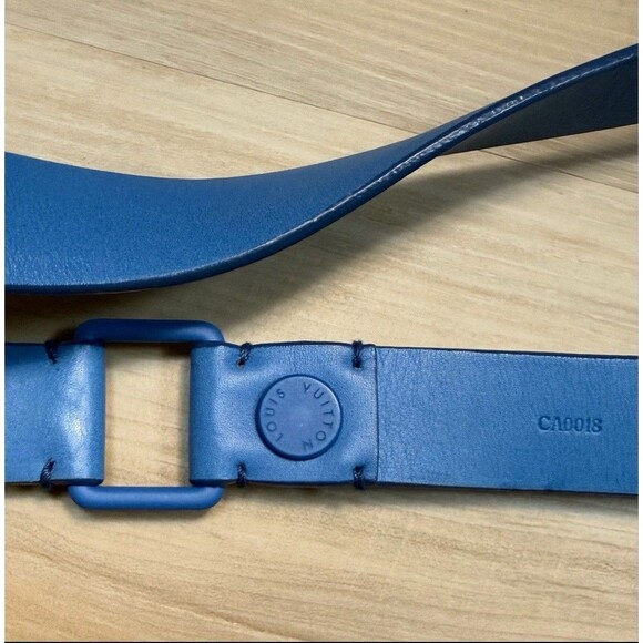 Louis Vuitton Women’s Leather Belt Blue Adjustable Hook Front 31”-34” - Picture 10 of 16